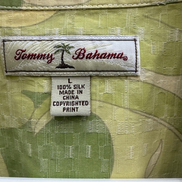 Tommy Bahama Mens Shirt Size Large 100% Silk Button Up Short Sleeve Hawaiian - Picture 3 of 4